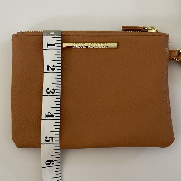 NWOT Steve Madden wristlet with removable strap and change purse with keychain. - Picture 8 of 11